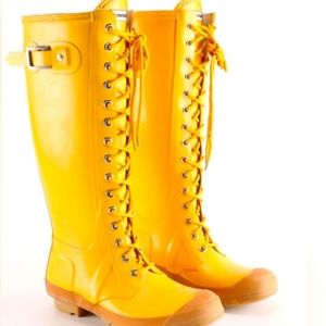 Hunter wailing yellow lace up boots size 7